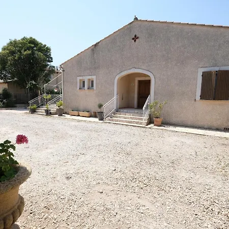 Pretty Detached House With Swimming Pool In The Village Of Mouries